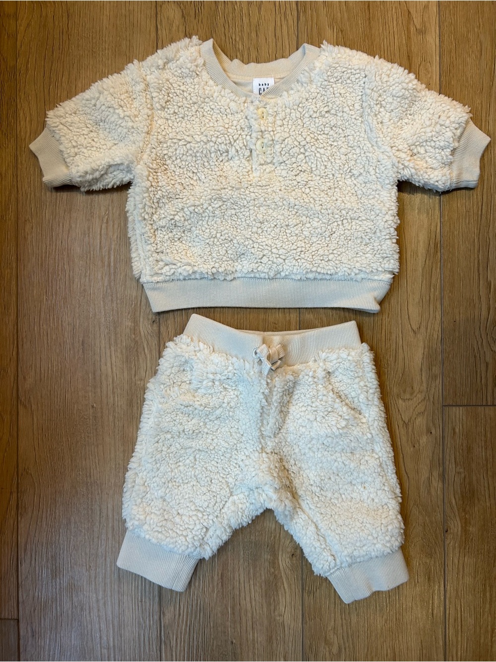GAP Cozy Cream Sherpa Kids Sweatshirt & Jogger Set